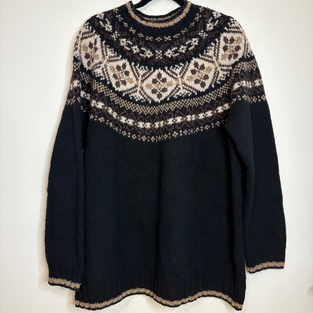 Eddie Bauer Black and Cream Patterned Sweater